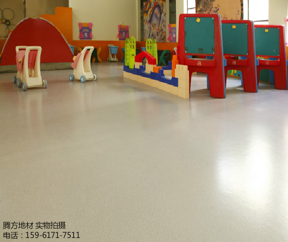 PVC地板施工結(jié)束后是無(wú)縫的