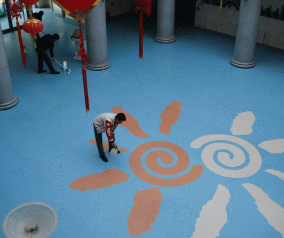 鋪設(shè)塑膠地板，地面應(yīng)該注意哪些問題？