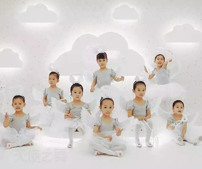 人傻錢多系列？為什么有些人要在木地板上鋪設(shè)塑膠地板？