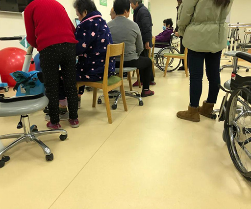 騰方防滑PVC塑膠地板，減少意外滑倒