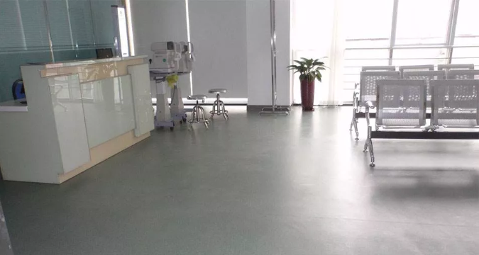PVC全同質(zhì)透心地板和半同質(zhì)透心地板有什么不同？