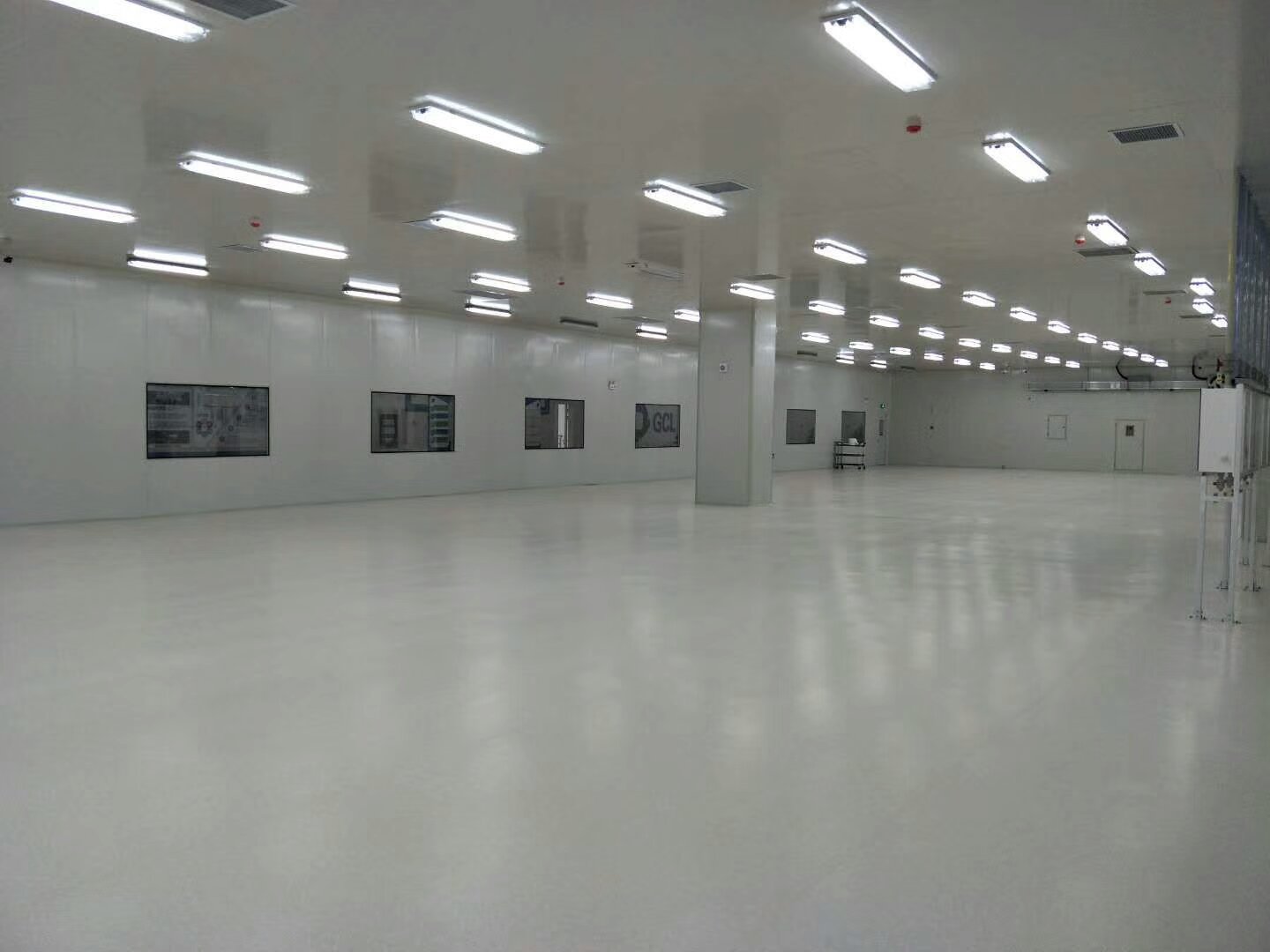 說(shuō)一說(shuō)工廠車間PVC地板鋪裝后起鼓的原因【騰方PVC地板】