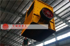 破碎石灰石應(yīng)該選擇什么類型的破碎機，小型石灰石破碎機產(chǎn)量怎么樣