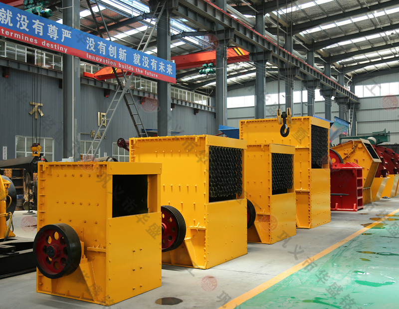 1214建材用箱式破碎機(jī)